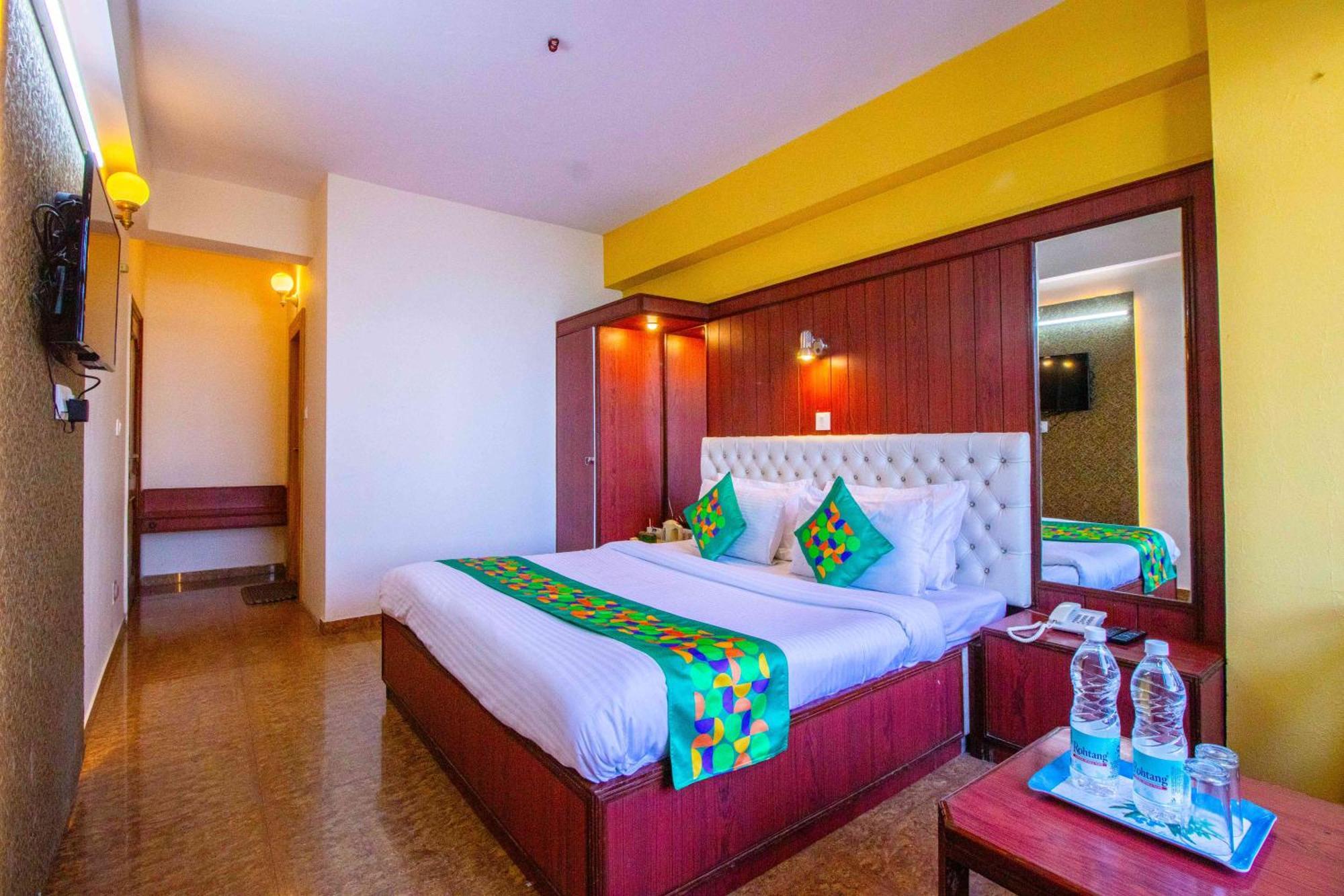 Treebo Varuna With Mountain View Shimla Extérieur photo